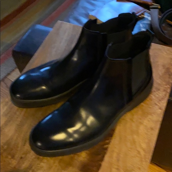 Ferragamo men’s Chelsea boots US 10.5/43.5. New